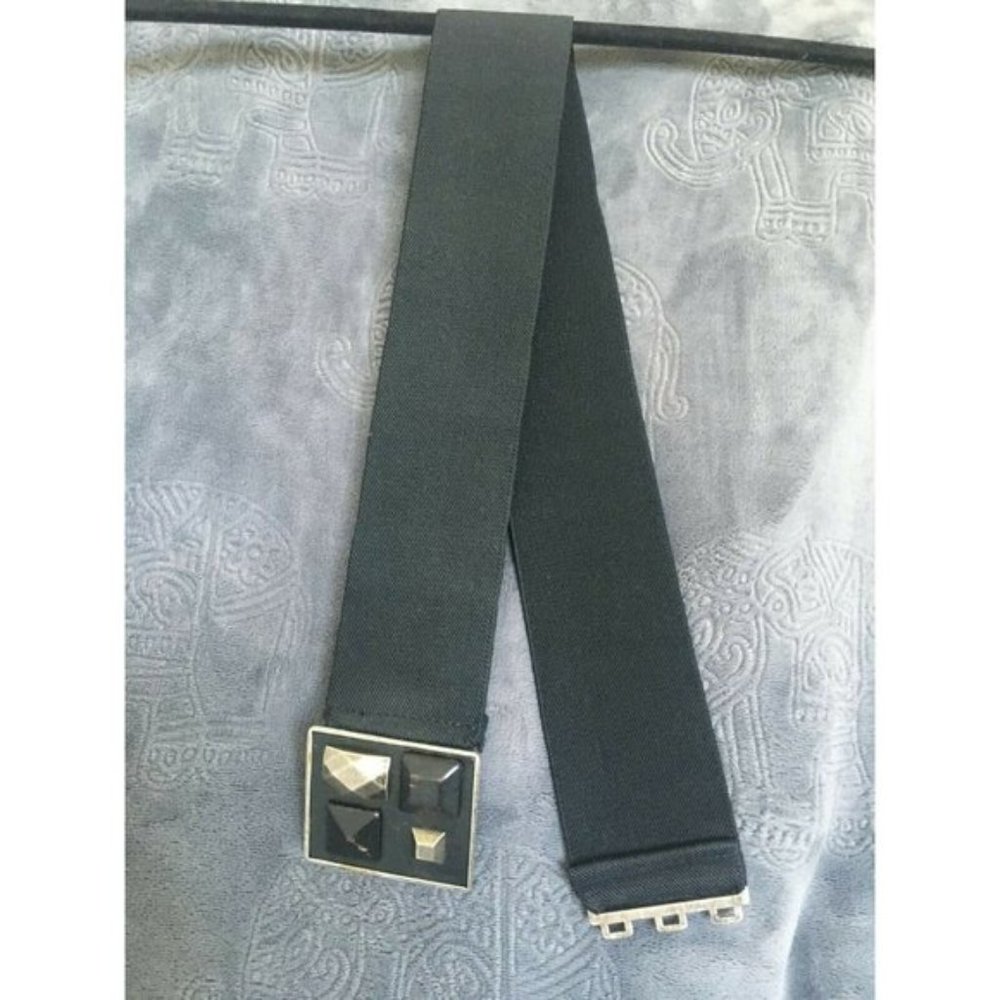 Women Black Elastic Waist Belt with Silver/black Buckle Size S/M front Closure